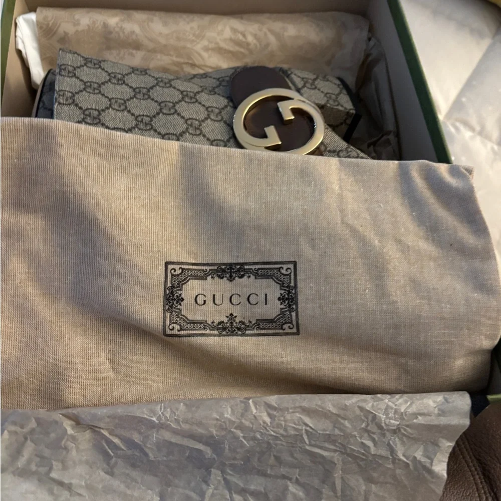 Gucci Gray Monogram Bag with Gold Buckle - Picture 4 of 5